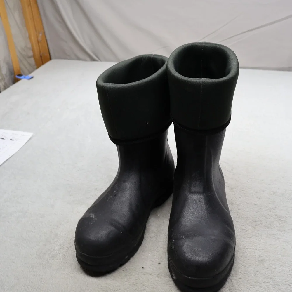 Muck Mens 9M Rain Boots Black Chore Steel Toe Waterproof Utility Safety Rubber